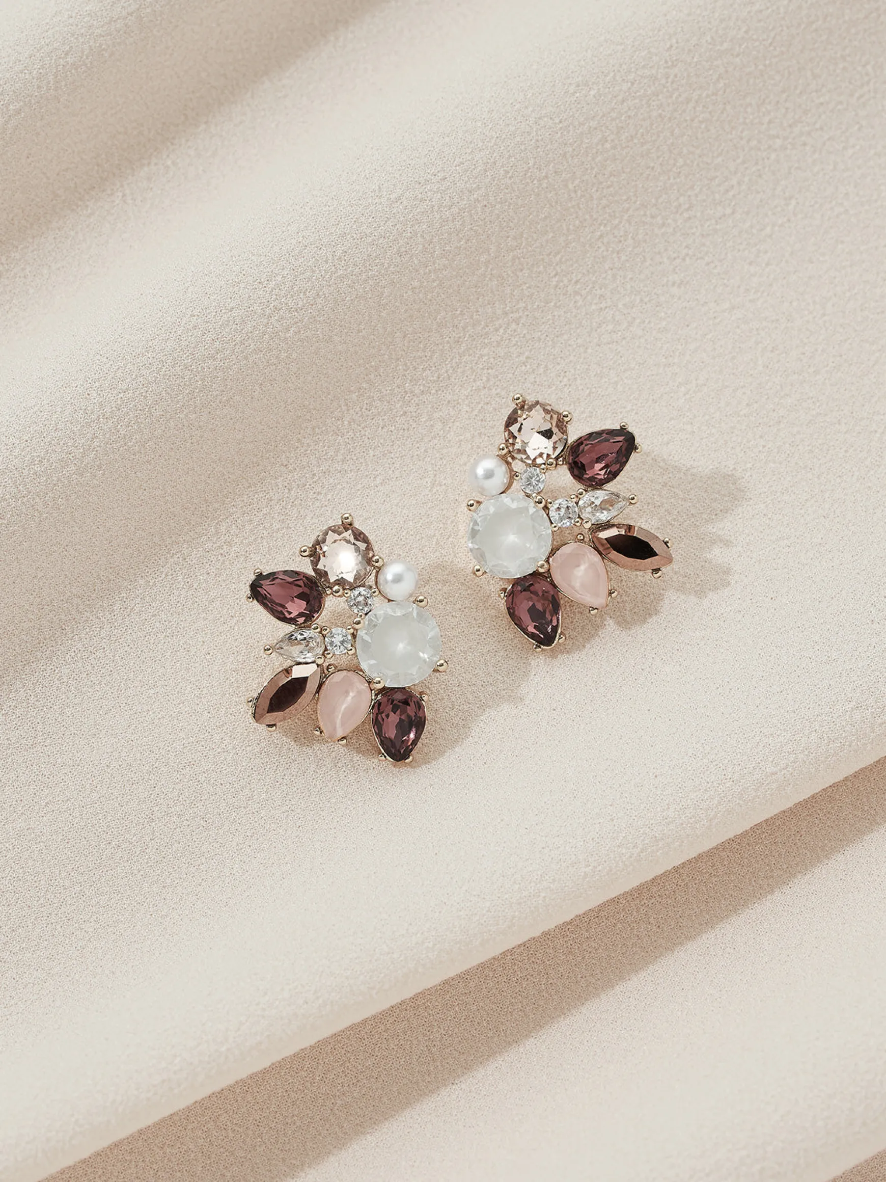 Duva Studs