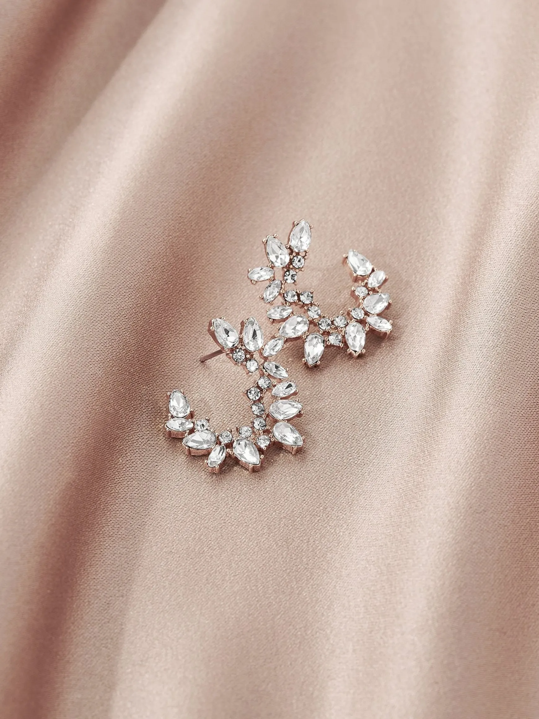 Lupe Crescent Studs