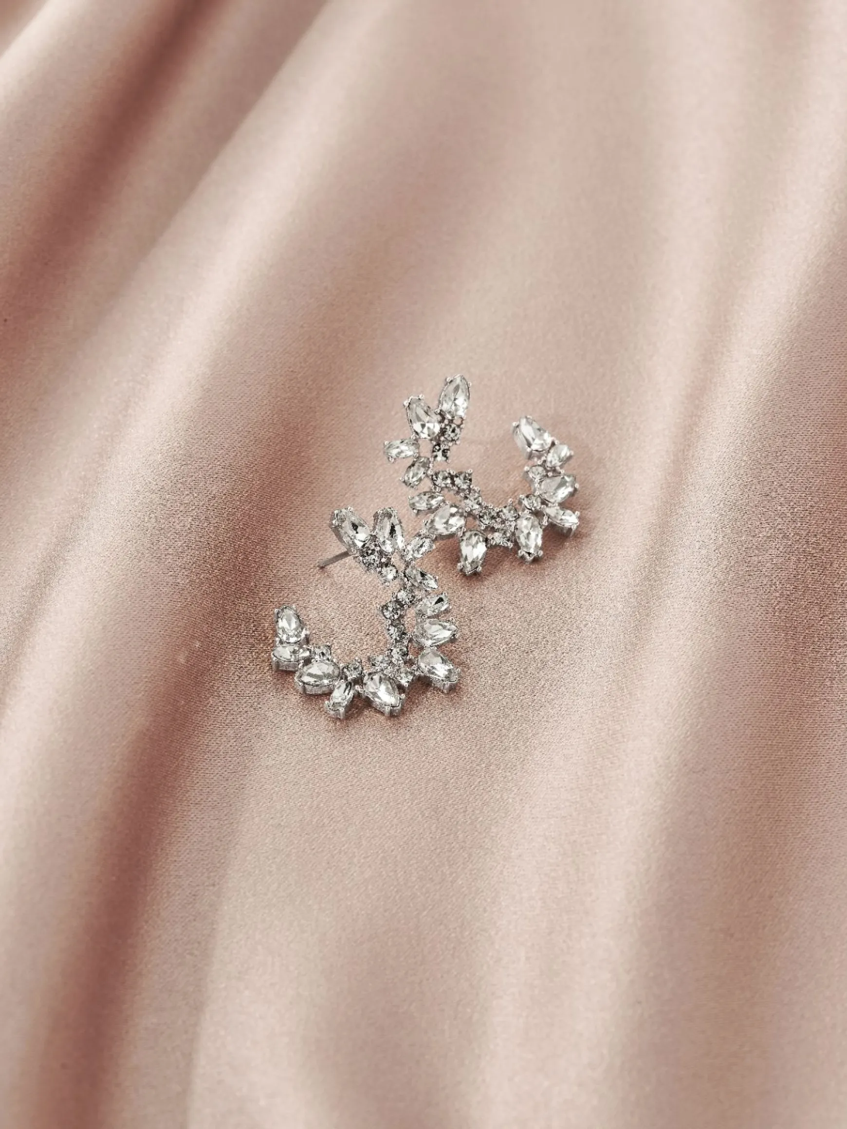Lupe Crescent Studs