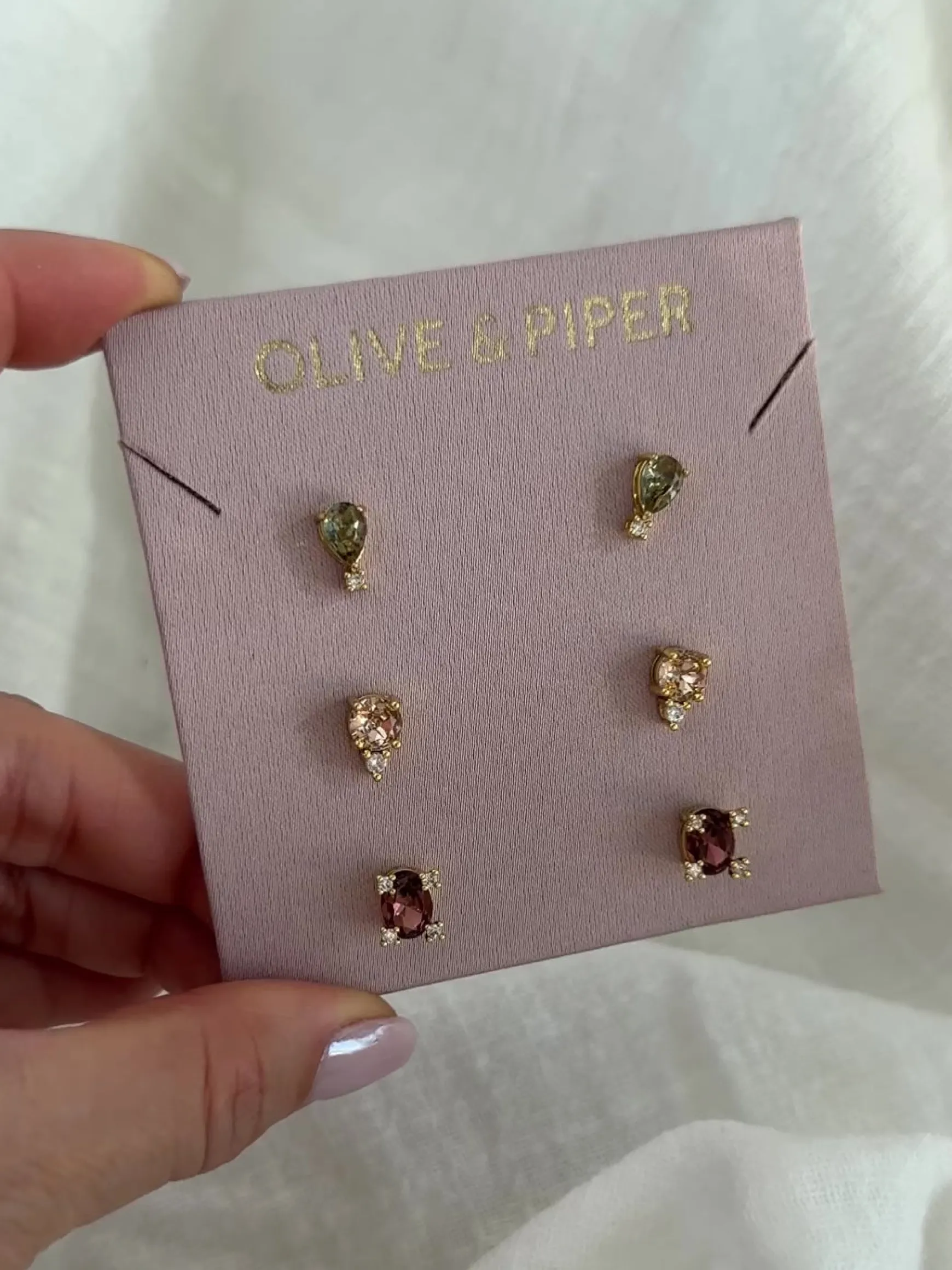 Magnolia Stud Set
