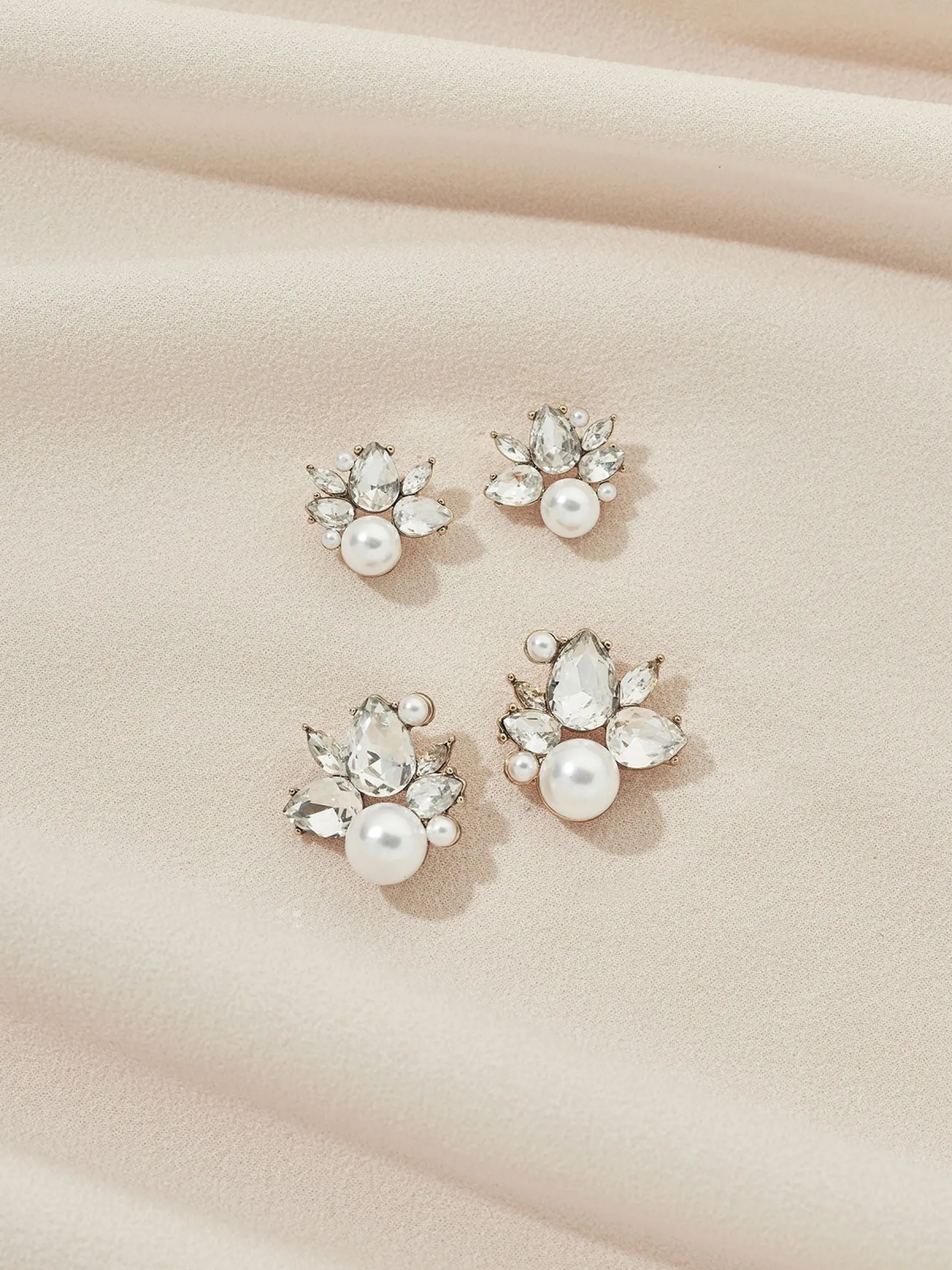 Mini Bordeaux Studs